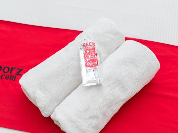 RedDoorz Syariah near Marvel City Mall 2 : photo 4 de la chambre chambre double