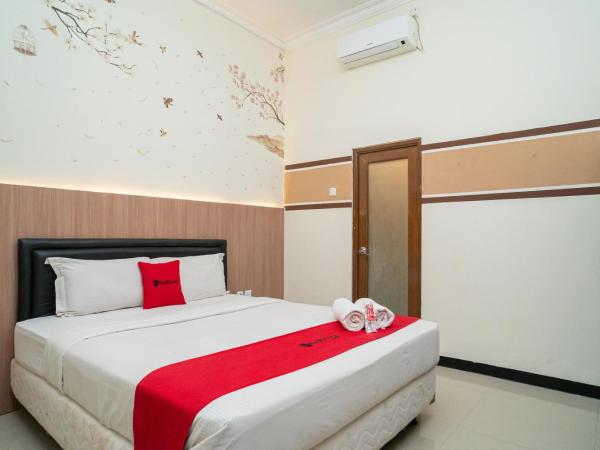 RedDoorz Syariah near Marvel City Mall 2 : photo 3 de la chambre chambre double Économique