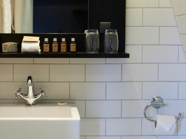 First Hotel Grand : photo 1 de la chambre chambre standard lit queen-size