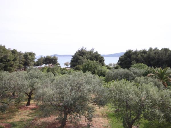Apartments and rooms by the sea Vodice - 6182 : photo 6 de la chambre chambre double avec balcon - vue sur mer