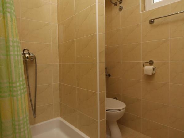 Apartments and rooms by the sea Vodice - 6182 : photo 4 de la chambre chambre double avec balcon - vue sur mer