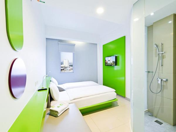 POP! Hotel Kelapa Gading : photo 3 de la chambre chambre double ou lits jumeaux