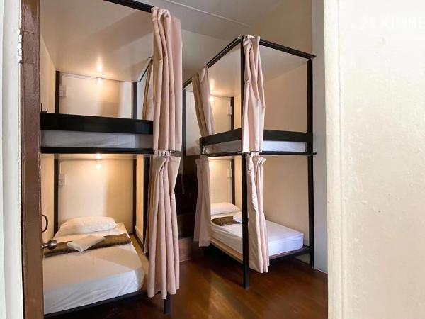 24 Kimberley : photo 1 de la chambre chambre quadruple avec salle de bains commune