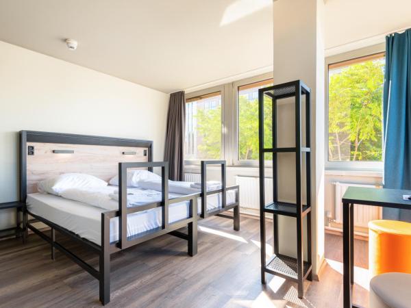 a&o Frankfurt Galluswarte : photo 6 de la chambre chambre lits jumeaux