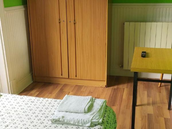 Pensión Manoli : photo 10 de la chambre chambre double standard avec salle de bains commune