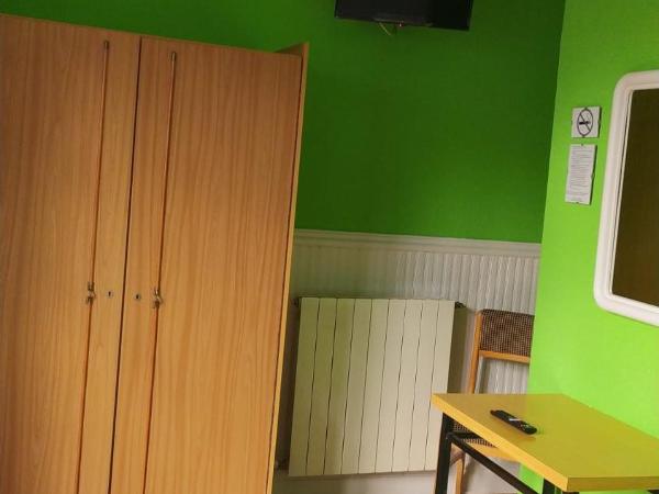 Pensión Manoli : photo 9 de la chambre chambre double standard avec salle de bains commune