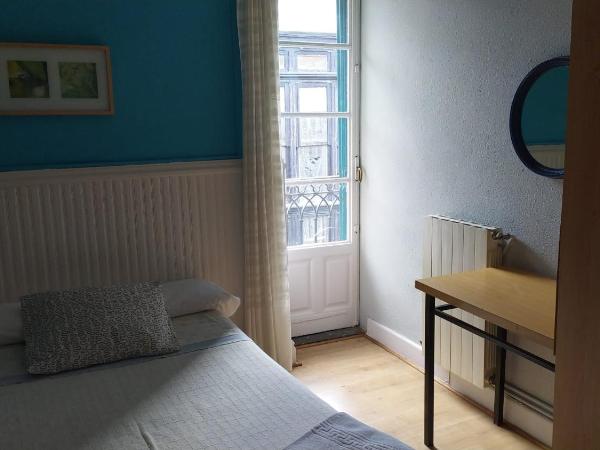 Pensión Manoli : photo 10 de la chambre chambre double standard avec salle de bains commune