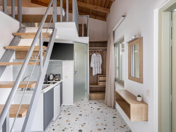 Cretan Berry Kondylaki : photo 3 de la chambre suite avec terrasse