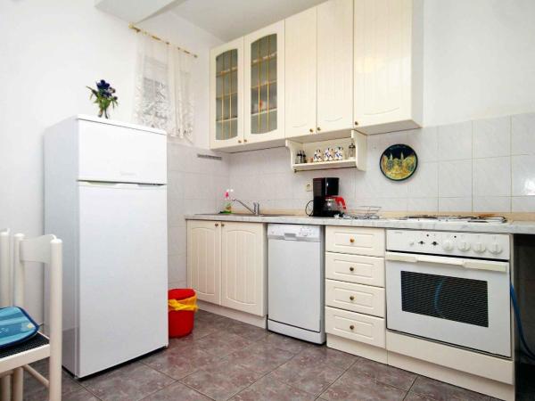 Apartments and rooms with a swimming pool Novalja, Pag - 9334 : photo 6 de la chambre appartement 1 chambre avec terrasse - vue sur mer