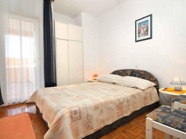 Apartments and rooms with a swimming pool Novalja, Pag - 9334 : photo 1 de la chambre appartement 1 chambre avec terrasse - vue sur mer