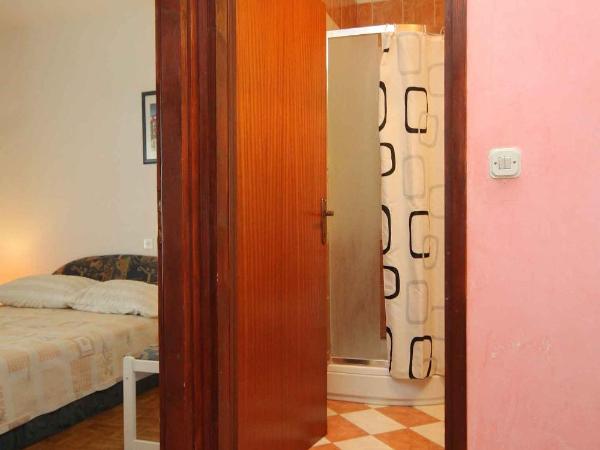 Apartments and rooms with a swimming pool Novalja, Pag - 9334 : photo 10 de la chambre appartement 1 chambre avec terrasse - vue sur mer