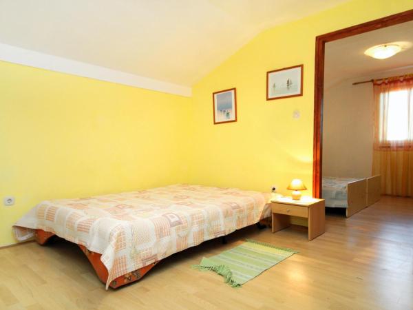 Apartments and rooms with a swimming pool Novalja, Pag - 9334 : photo 1 de la chambre appartement 1 chambre avec terrasse - vue sur mer