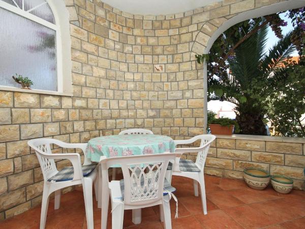 Apartments and rooms with a swimming pool Novalja, Pag - 9334 : photo 8 de la chambre appartement 1 chambre avec terrasse