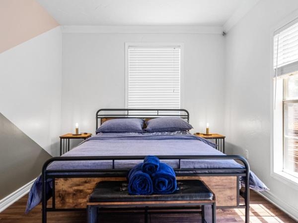 Dallas Oak Lawn Oasis w/ Private Pool, Hot Tub : photo 9 de la chambre maison 2 chambres