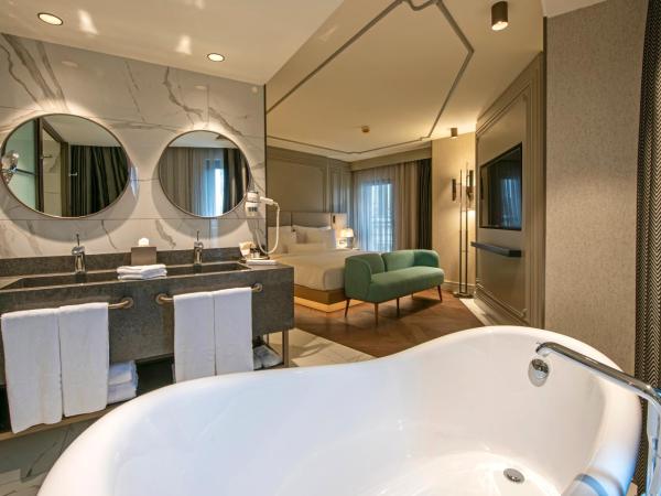 Stayso The House Hotel : photo 2 de la chambre corner park - lit king-size