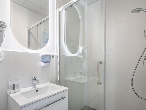 Villa Wilda : photo 9 de la chambre chambre double ou lits jumeaux avec douche