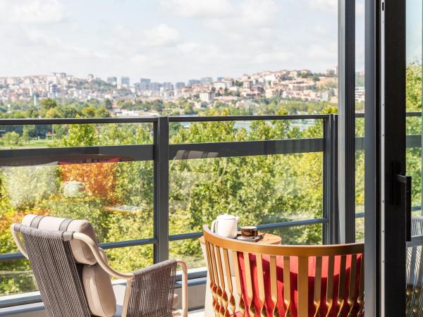 Stayso The House Hotel : photo 10 de la chambre corner park - terrasse