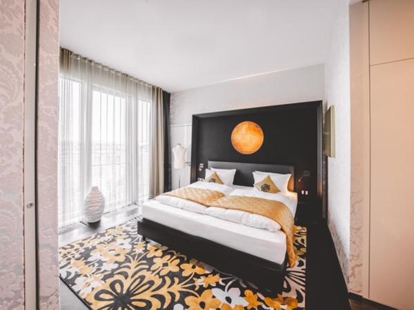 Kameha Grand Bonn : photo 9 de la chambre suite lit queen-size avec toit-terrasse