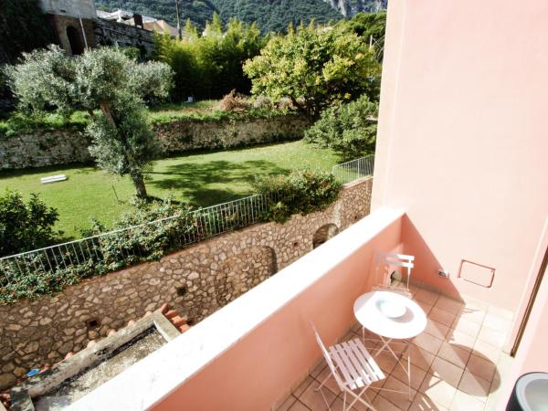 Capri Inn : photo 4 de la chambre chambre double – vue sur ville