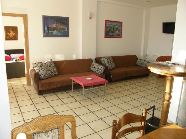 Apartments and rooms by the sea Stanici, Omis - 14782 : photo 1 de la chambre appartement 2 chambres