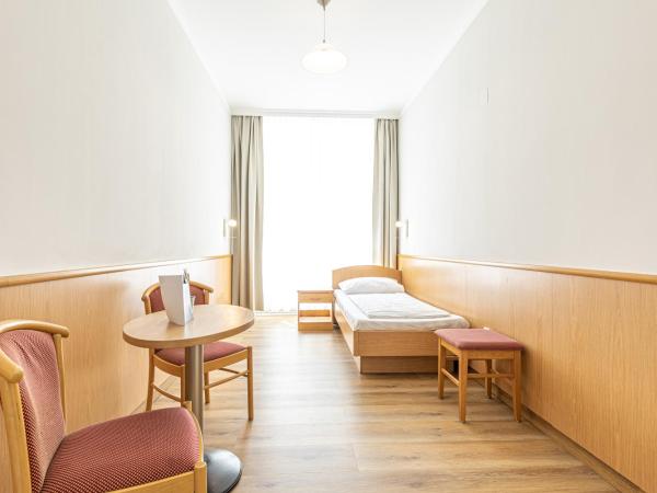 Pension Fünfhaus : photo 7 de la chambre chambre simple