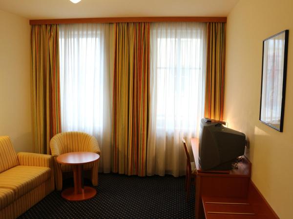 Suite Hotel 900 m zur Oper : photo 2 de la chambre suite familiale