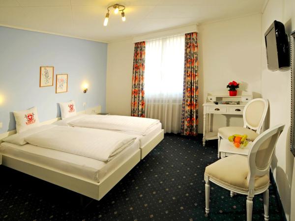 Hotel Weisses Kreuz : photo 4 de la chambre chambre lits jumeaux