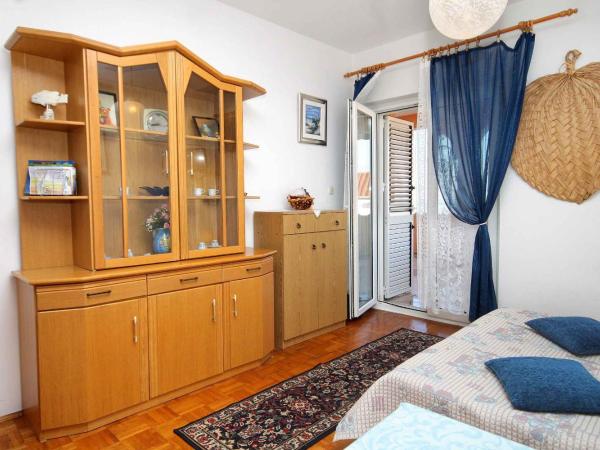 Apartments and rooms with a swimming pool Novalja, Pag - 9334 : photo 2 de la chambre appartement 1 chambre avec terrasse - vue sur mer