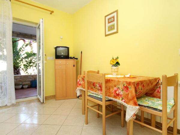 Apartments and rooms with a swimming pool Novalja, Pag - 9334 : photo 7 de la chambre appartement 1 chambre avec terrasse