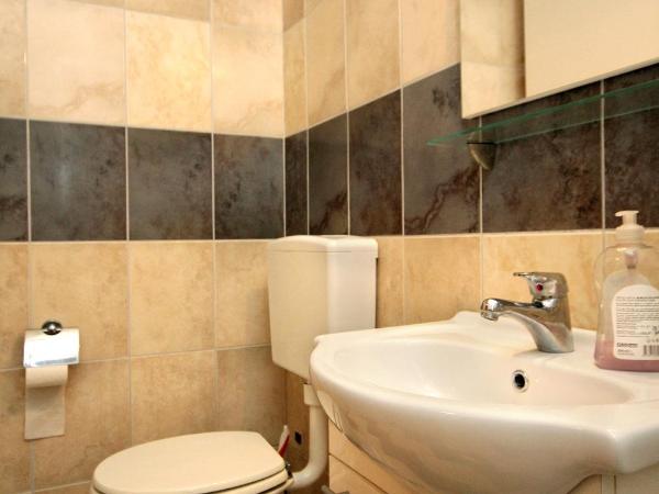 Apartments and rooms with a swimming pool Novalja, Pag - 9334 : photo 4 de la chambre studio avec terrasse