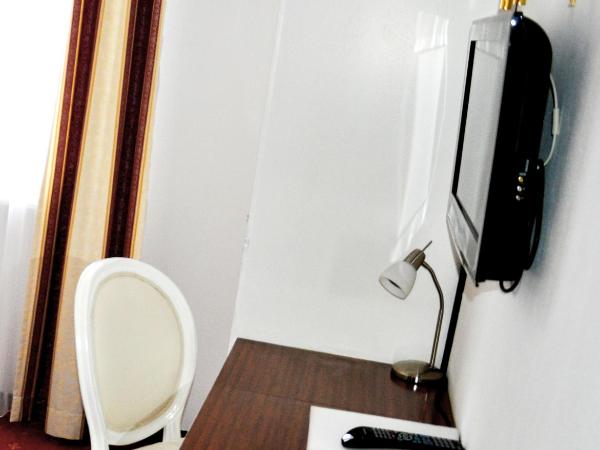 Hotel Weisses Kreuz : photo 10 de la chambre chambre lits jumeaux