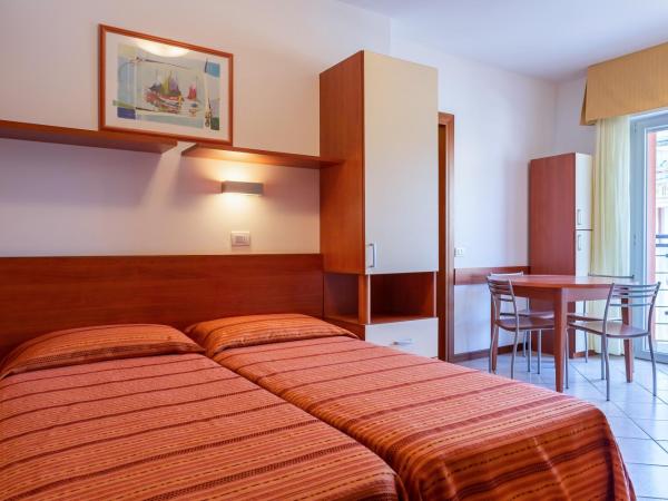 Hotel Sheila : photo 4 de la chambre chambre double ou lits jumeaux avec balcon