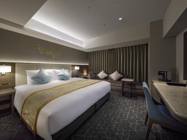 Villa Fontaine Premier Haneda Airport : photo 2 de la chambre chambre lit king-size de luxe - vue sur rivière - non-fumeurs