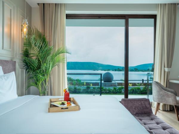 'ZANA' Lakeview Resort - most scenic lakeside resort : photo 5 de la chambre lakefront rooms with private garden