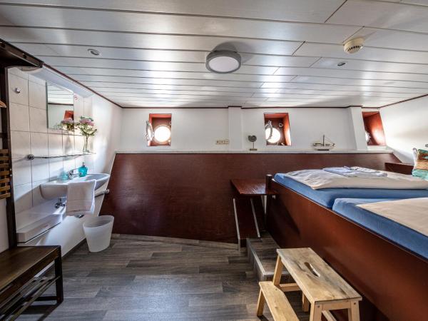 Schiffsherberge Pöppelmann : photo 2 de la chambre cabine sur bateau (2 adultes)
