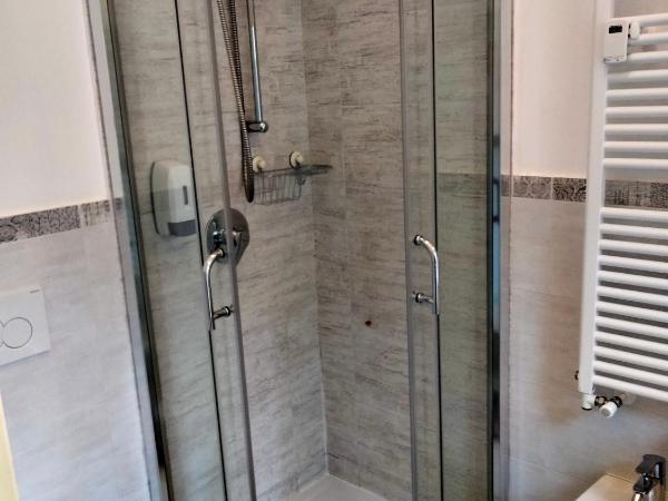 BeB San Lorenzo : photo 3 de la chambre chambre double avec salle de bains privative