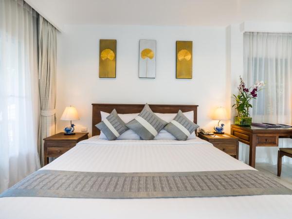 Laksasubha Hua Hin : photo 4 de la chambre hébergement lit king-size avec véranda - côté jardin