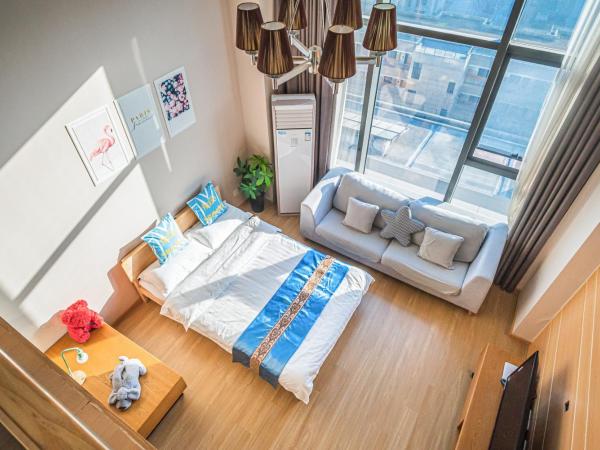 July Apartment : photo 8 de la chambre preferred loft family room