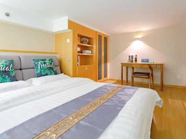 July Apartment : photo 3 de la chambre sunshine loft king room