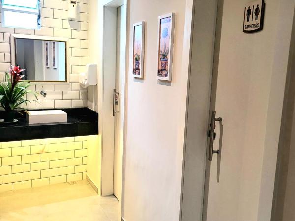 Maraca Hostel : photo 9 de la chambre chambre double ou lits jumeaux avec salle de bains commune