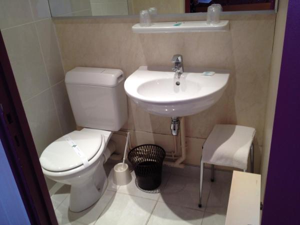 Hotel Du Nord : photo 3 de la chambre chambre double avec douche