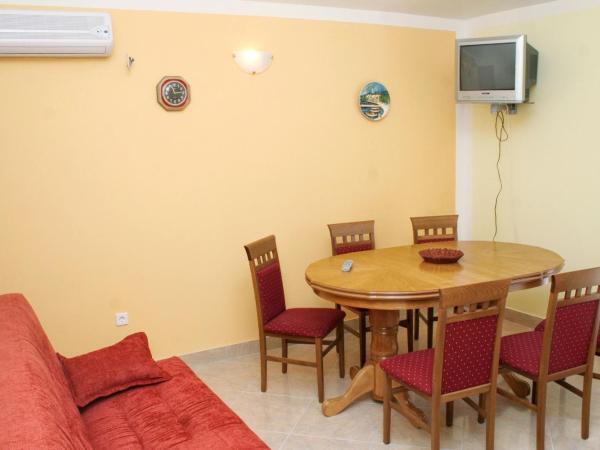 Apartments and rooms by the sea Rogoznica - 3097 : photo 8 de la chambre appartement 2 chambres avec terrasse et vue sur la mer