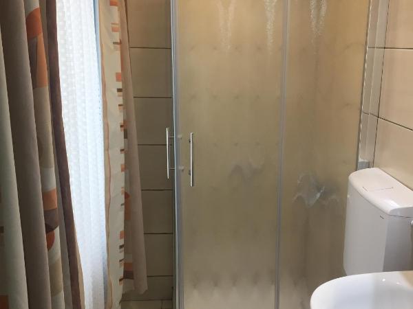 Rooms by the sea Duce, Omis - 3063 : photo 3 de la chambre chambre double avec balcon