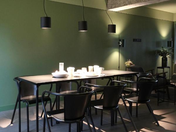 Oporto CoLiving Circunvalação 13250 : photo 8 de la chambre chambre double avec salle de bains privative