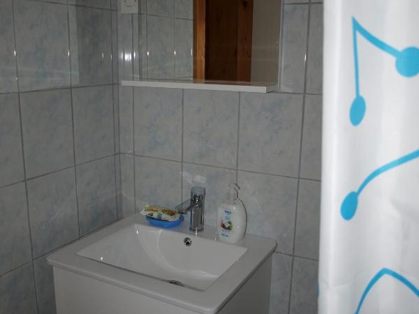 Rooms with a parking space Krk - 5360 : photo 3 de la chambre chambre double avec terrasse