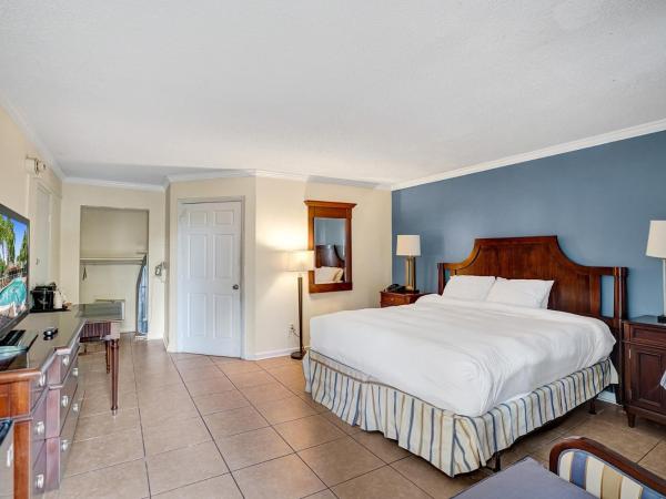 Fort Lauderdale Grand Hotel : photo 9 de la chambre hébergement lit queen-size - accessible aux personnes à mobilité réduite