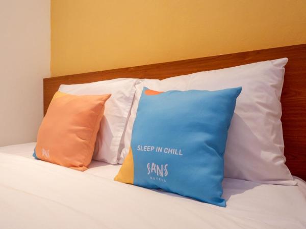 Sans Hotel Pippo Yogyakarta by RedDoorz : photo 5 de la chambre chambre double supérieure