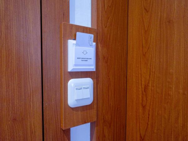 Sans Hotel Pippo Yogyakarta by RedDoorz : photo 10 de la chambre chambre familiale