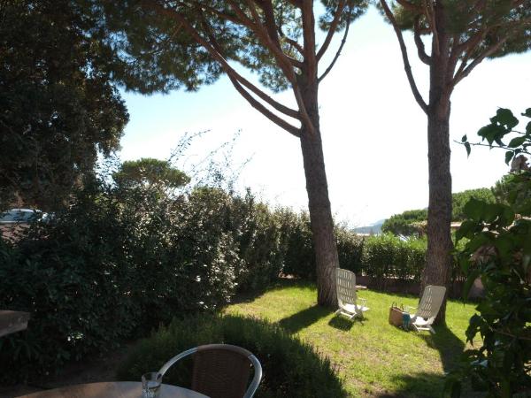 Résidence Marina Di Santa Giulia : photo 3 de la chambre appartement classique - 2 chambres