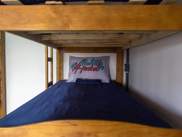 Aloha Hostel Pinhões : photo 9 de la chambre lit simple dans dortoir pour hommes